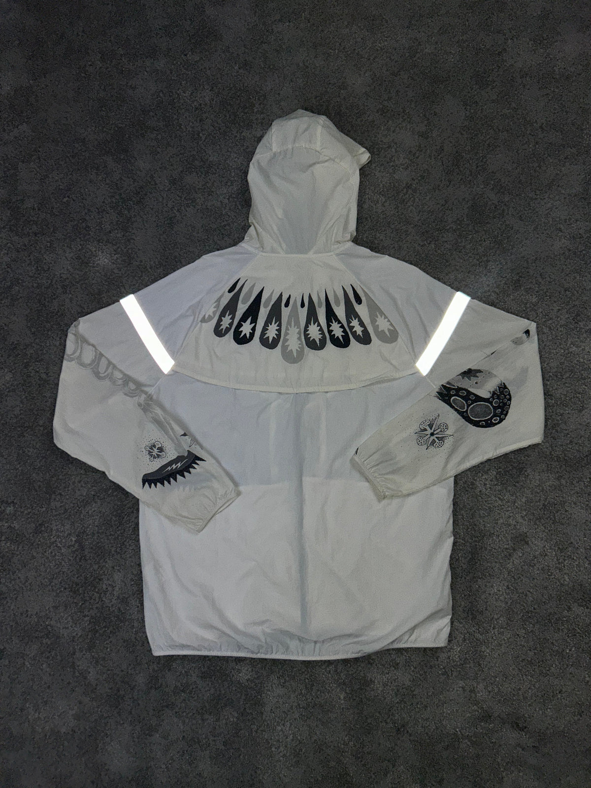 Nike Windrunner Jacket Tokyo Cream White Dragon