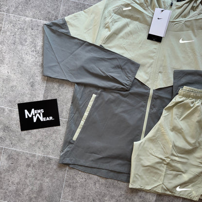 Nike UV windbreaker x Challenger set - olive aura
