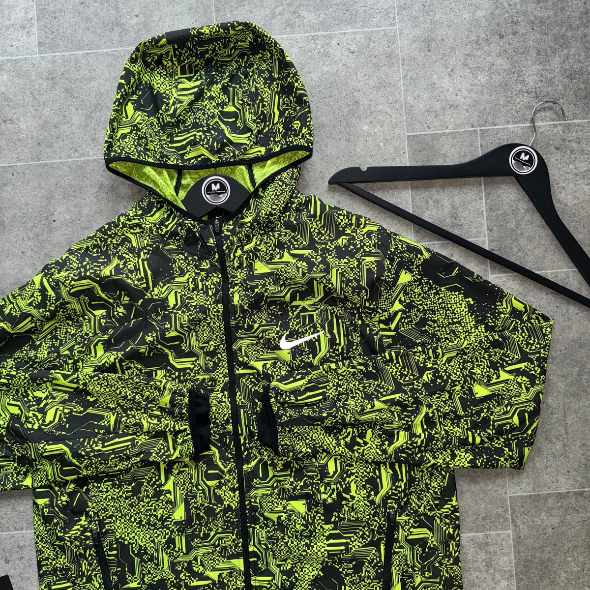 NIKE ‘EXCLUSIVE’ DIGITAL WINDBREAKER - NEON