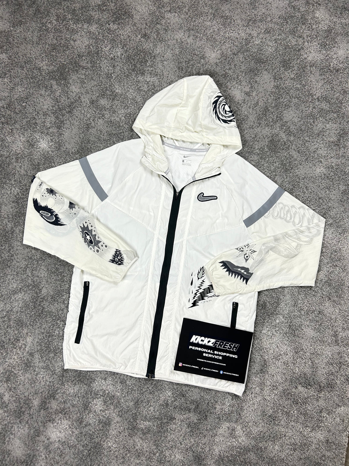 Nike Windrunner Jacket Tokyo Cream White Dragon