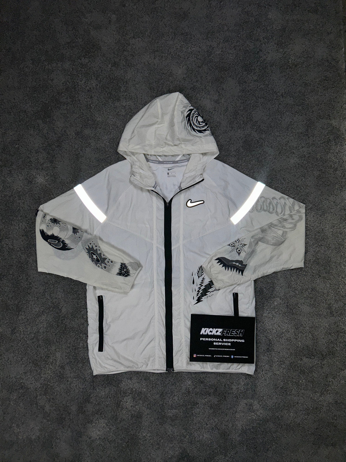 Nike Windrunner Jacket Tokyo Cream White Dragon