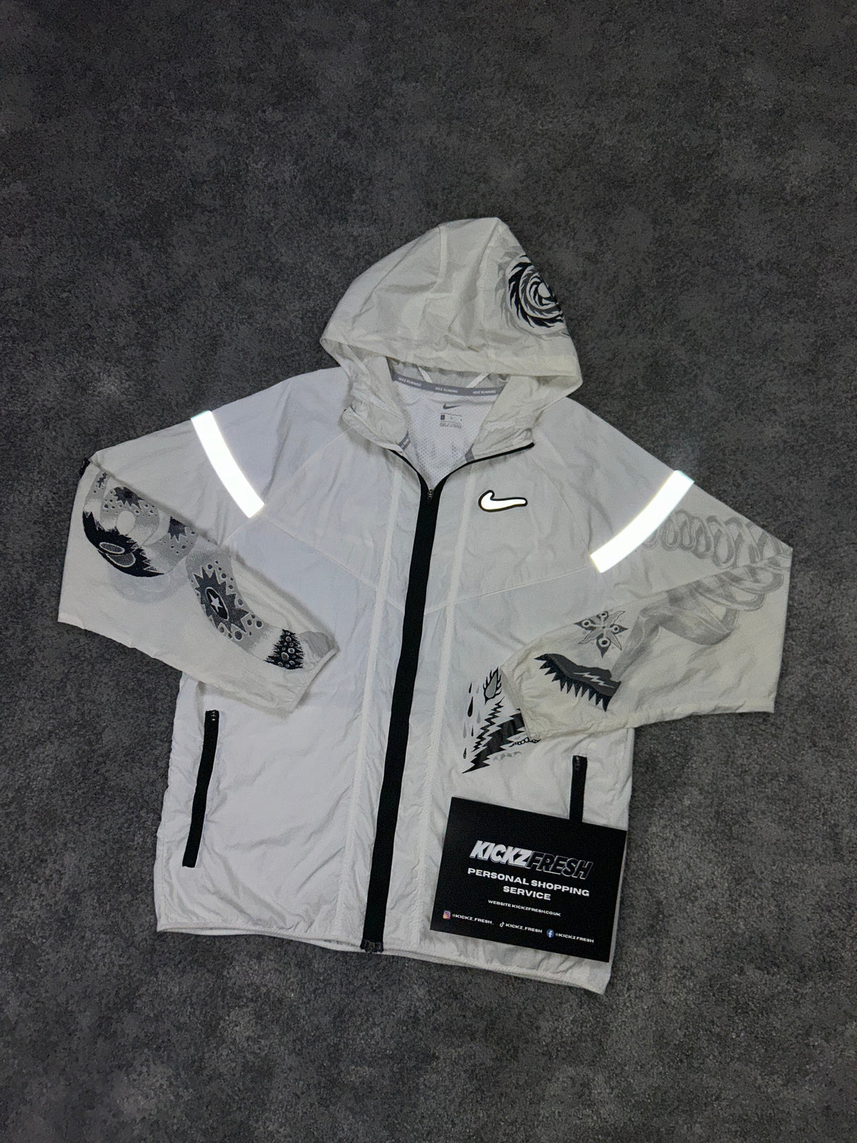 Nike Windrunner Jacket Tokyo Cream White Dragon